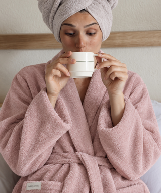 Sorena badstof badjas rose met sjaalkraag – unisex, 100% katoen – foto 2